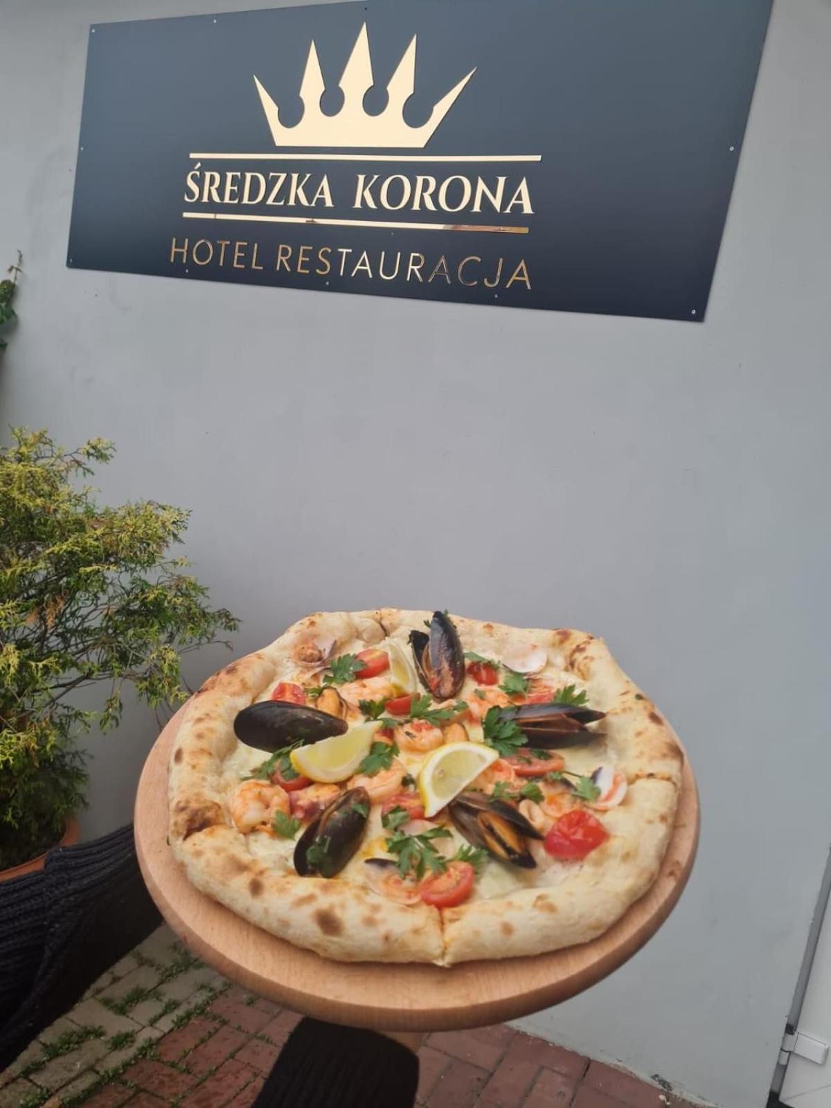 Hotel Sredzka Korona Środa Śląska Exterior foto