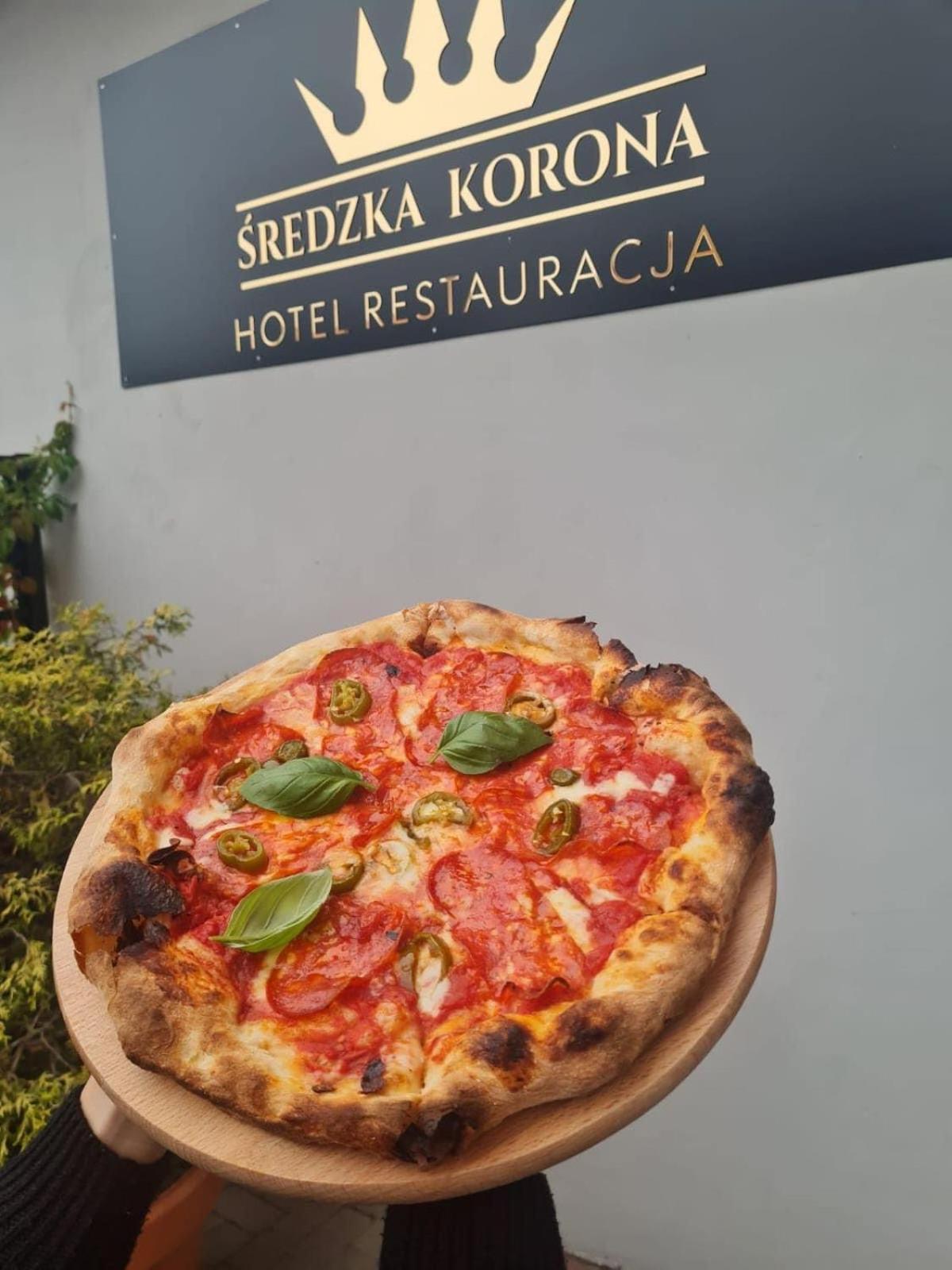 Hotel Sredzka Korona Środa Śląska Exterior foto